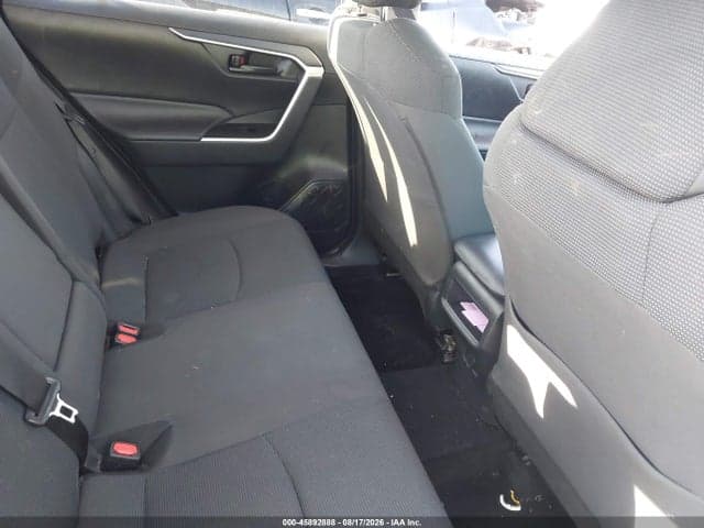 2019 TOYOTA RAV4 LE 8