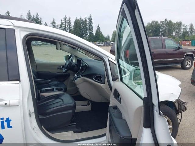2022 CHRYSLER PACIFICA TOURING L 5