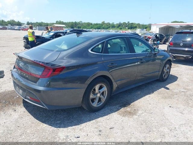 2023 HYUNDAI SONATA SE 4