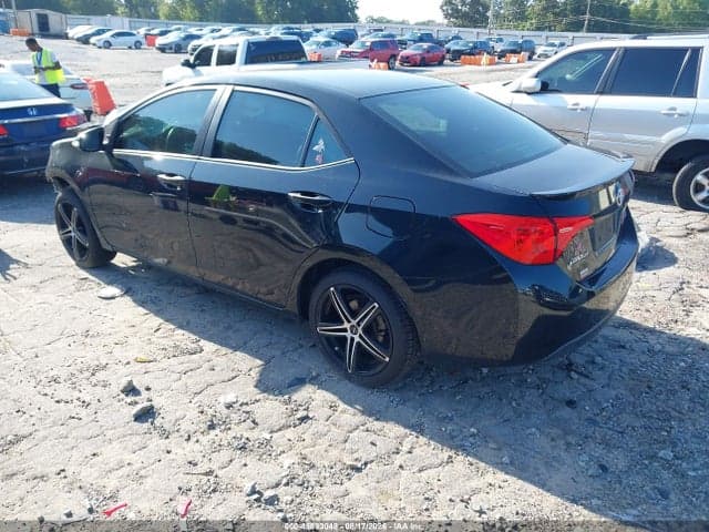 2019 TOYOTA COROLLA SE 3