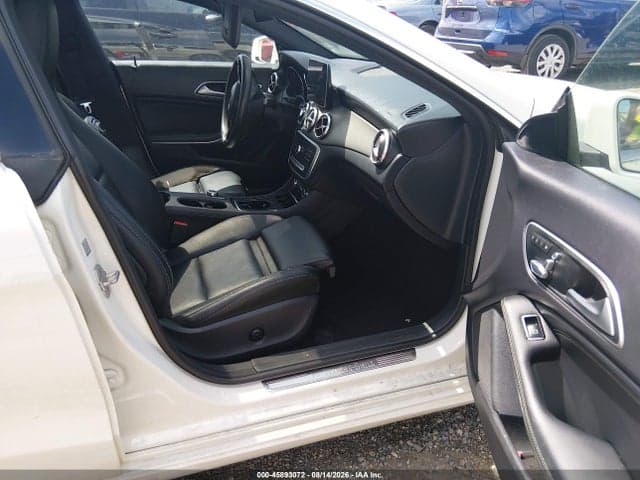 2017 MERCEDES-BENZ CLA 250 5