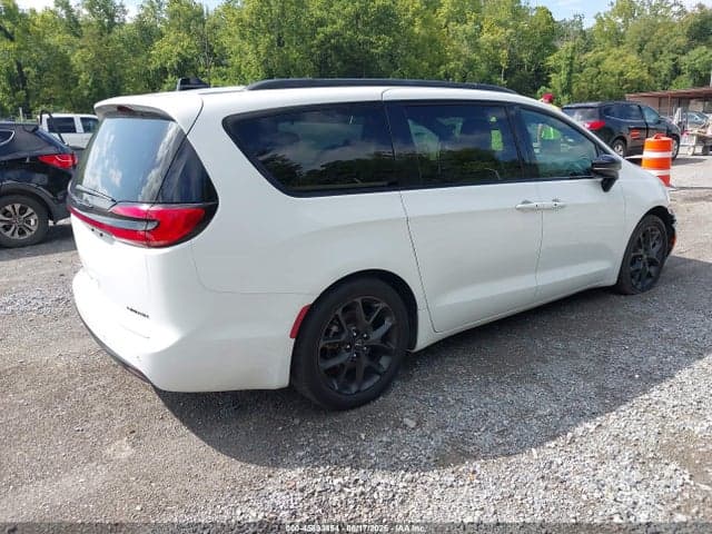 2025 CHRYSLER PACIFICA LIMITED 4