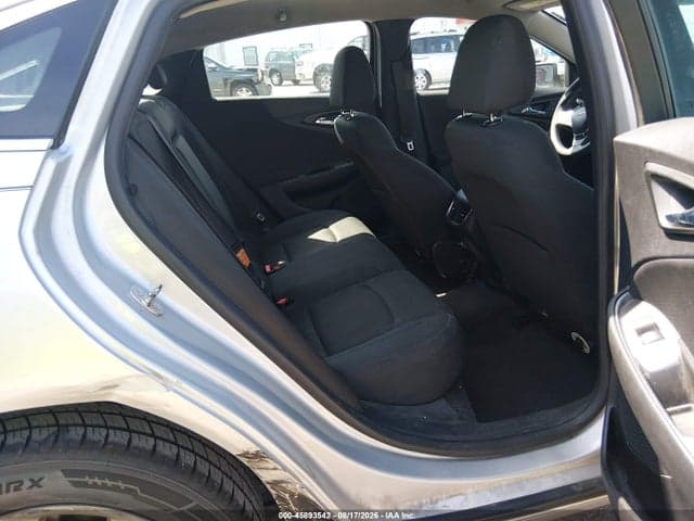 2017 CHEVROLET MALIBU 1LT 8