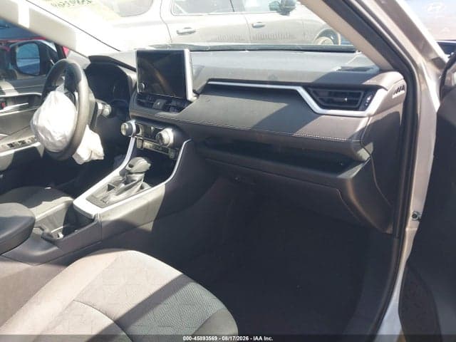 2025 TOYOTA RAV4 XLE 5
