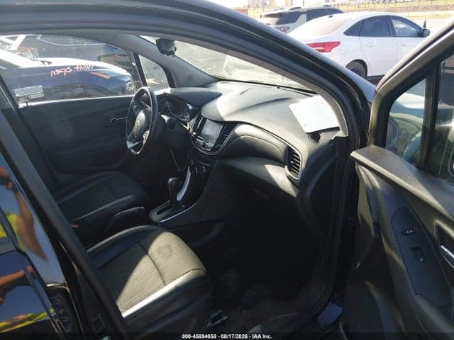 2020 CHEVROLET TRAX AWD LT 5