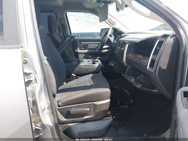 2019 RAM 1500 CLASSIC WARLOCK 4X2 6'4 BOX 5