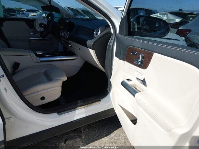 2023 MERCEDES-BENZ GLA 250 5