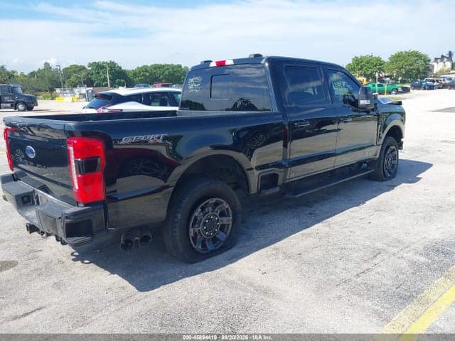 2023 FORD F-250 LARIAT 4
