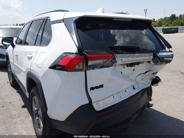 2024 TOYOTA RAV4 XLE 3