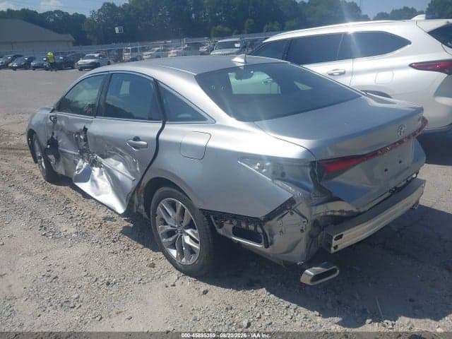 2019 TOYOTA AVALON XLE 3