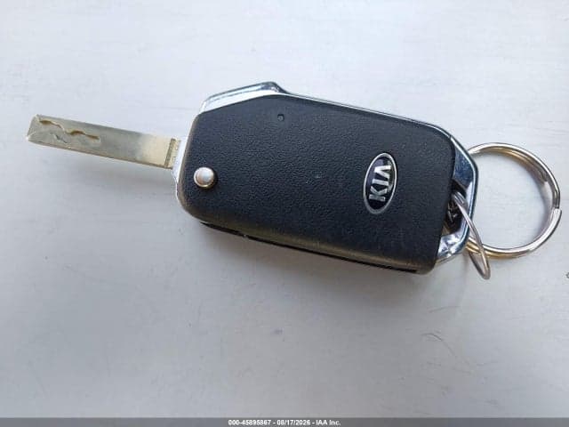 2021 KIA SELTOS S 11