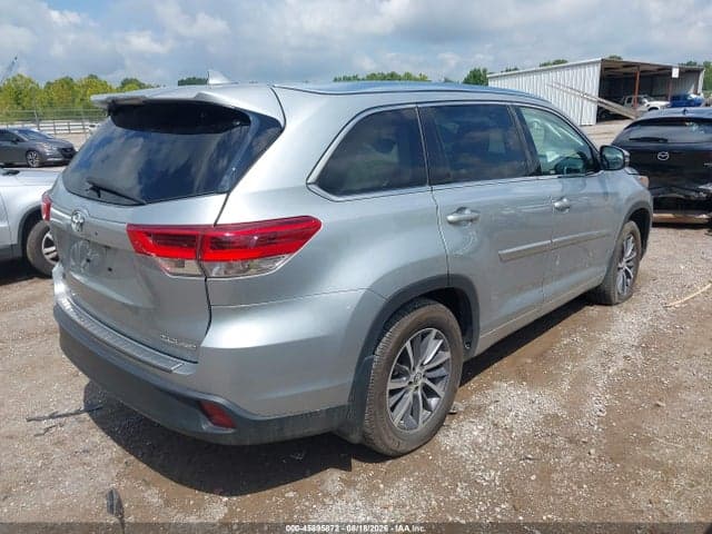 2018 TOYOTA HIGHLANDER XLE 4