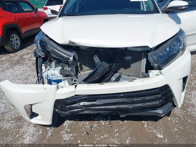 2019 TOYOTA HIGHLANDER SE 6