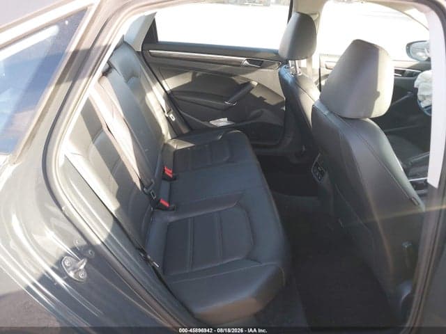 2018 VOLKSWAGEN PASSAT 8