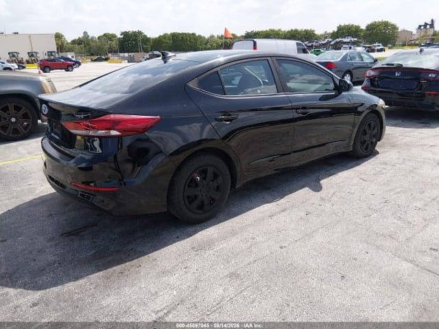 2017 HYUNDAI ELANTRA SE 4