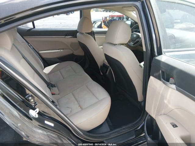 2017 HYUNDAI ELANTRA SE 8