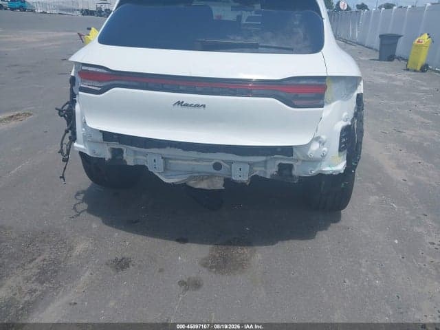 2023 PORSCHE MACAN T 18