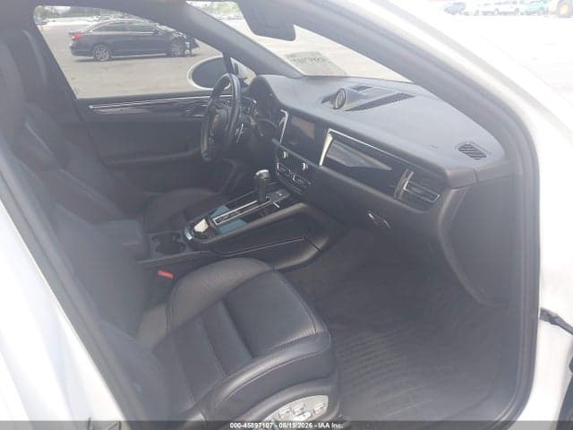 2023 PORSCHE MACAN T 5