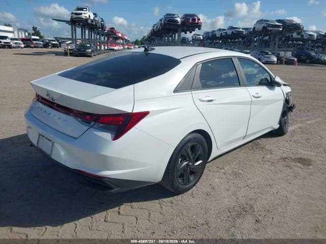 2023 HYUNDAI ELANTRA SEL 4