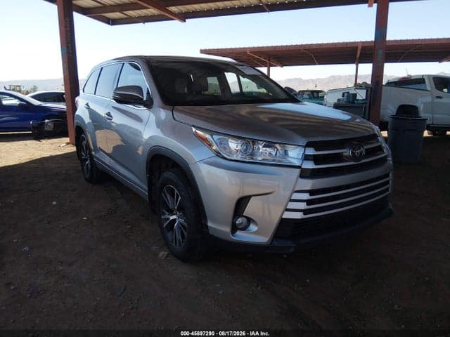 2017 TOYOTA HIGHLANDER LE PLUS 1
