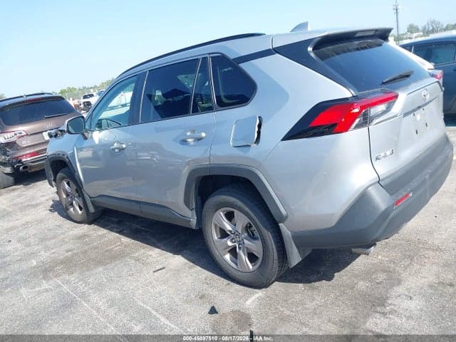 2025 TOYOTA RAV4 XLE 3