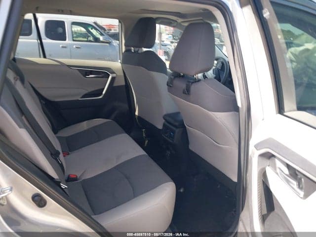 2025 TOYOTA RAV4 XLE 8