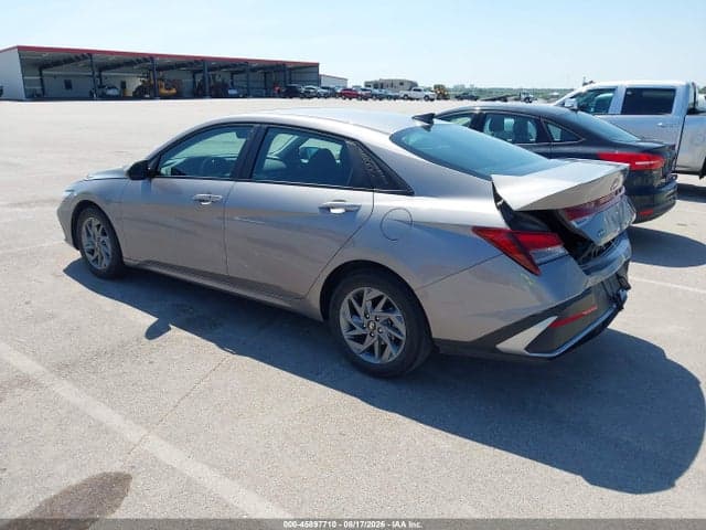 2024 HYUNDAI ELANTRA SEL 3