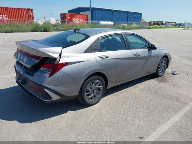 2024 HYUNDAI ELANTRA SEL 4