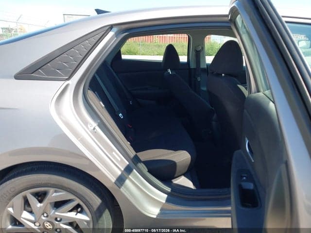 2024 HYUNDAI ELANTRA SEL 8