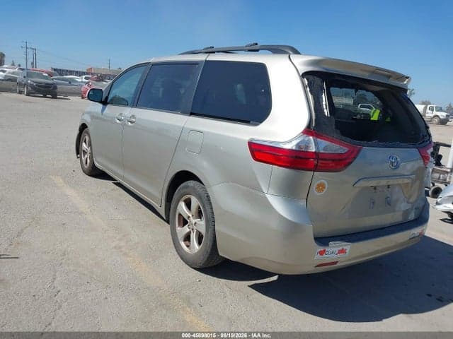 2017 TOYOTA SIENNA LE 8 PASSENGER 3