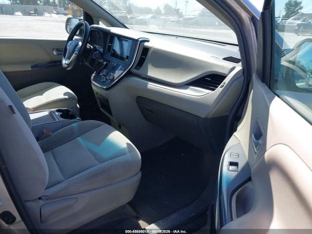 2017 TOYOTA SIENNA LE 8 PASSENGER 5