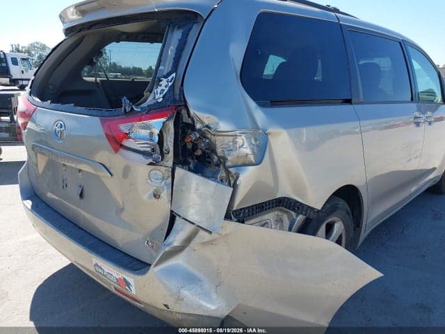 2017 TOYOTA SIENNA LE 8 PASSENGER 6