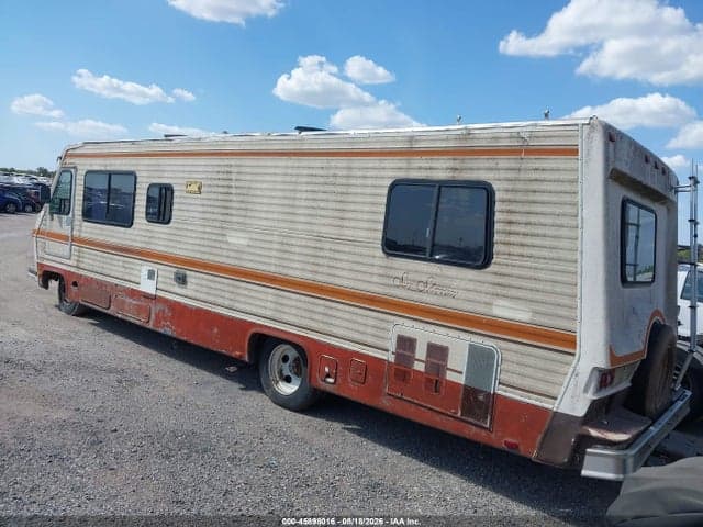 1985 CHEVROLET P30 3