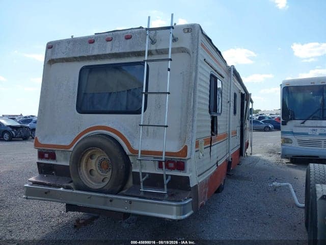 1985 CHEVROLET P30 4
