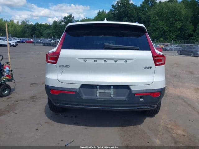 2025 VOLVO XC40 B5 PLUS DARK THEME 16
