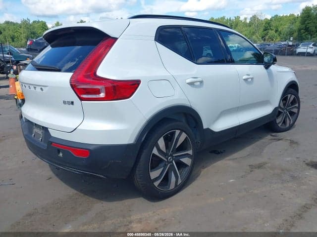 2025 VOLVO XC40 B5 PLUS DARK THEME 4