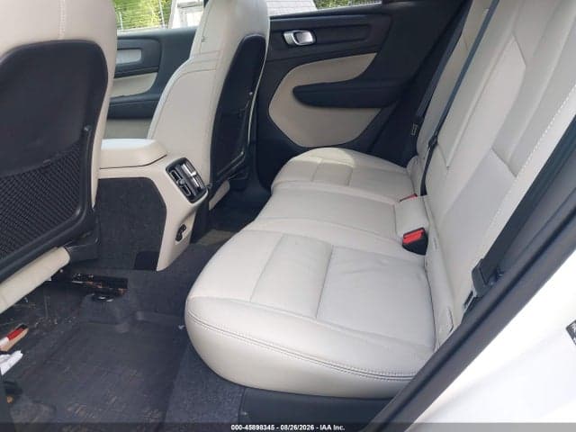 2025 VOLVO XC40 B5 PLUS DARK THEME 8