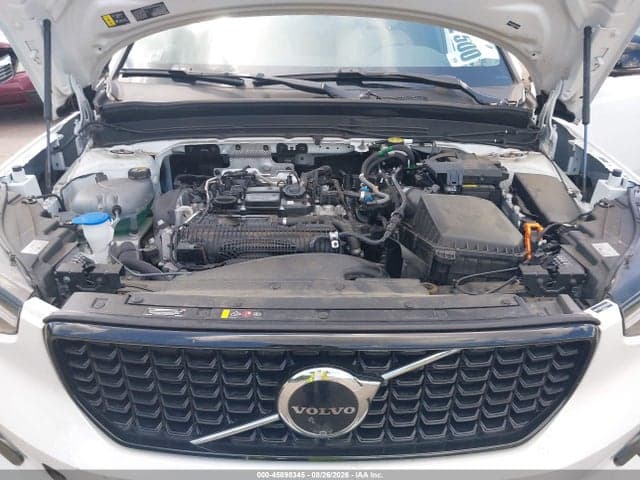 2025 VOLVO XC40 B5 PLUS DARK THEME 10