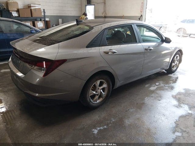 2023 HYUNDAI ELANTRA SE 4