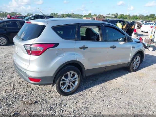 2017 FORD ESCAPE SE 4
