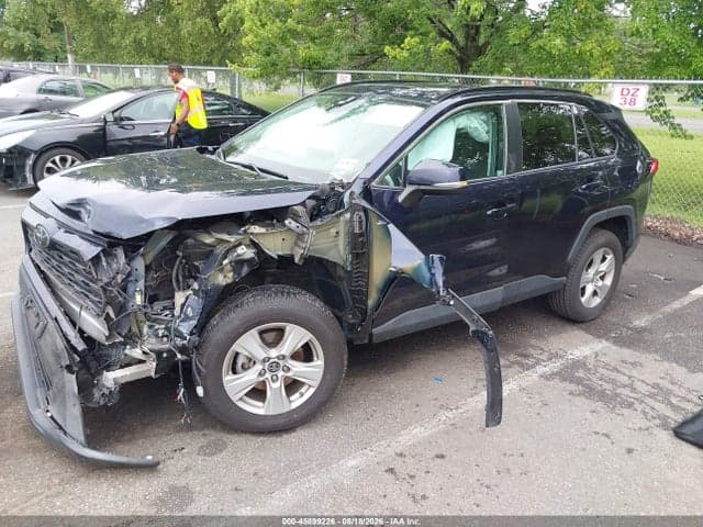 2019 TOYOTA RAV4 XLE 2