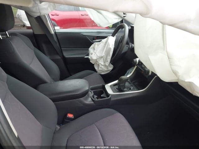 2019 TOYOTA RAV4 XLE 5