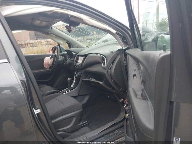2019 CHEVROLET TRAX LT 5