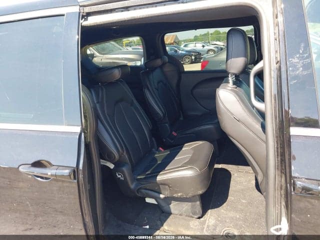 2025 CHRYSLER PACIFICA SELECT 8