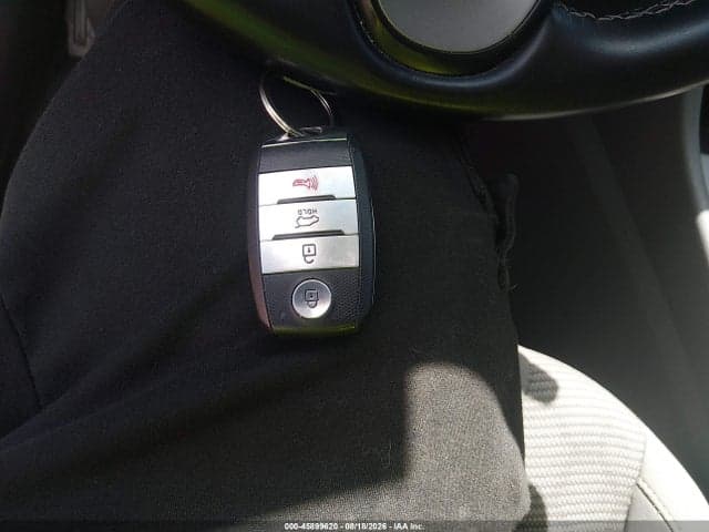2019 KIA NIRO LX 11