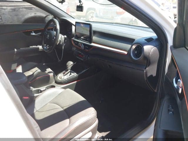 2022 KIA FORTE GT 5