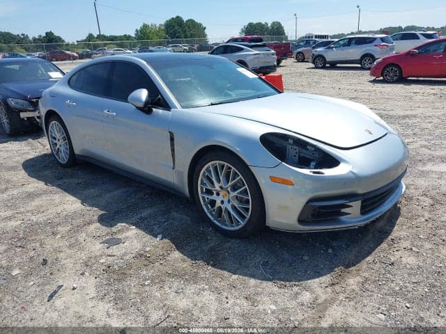 2017 PORSCHE PANAMERA 4 1