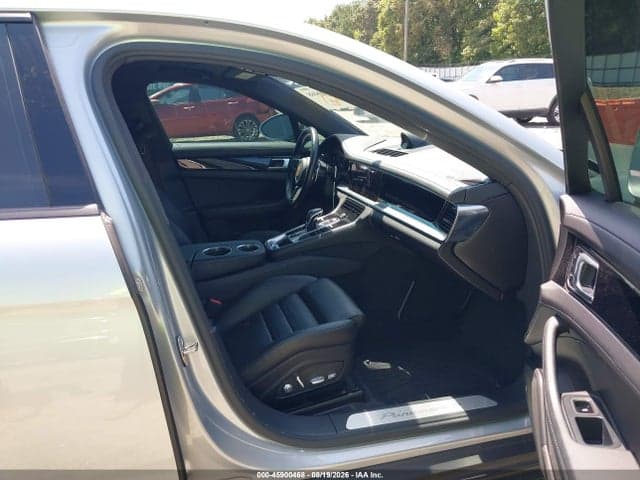 2017 PORSCHE PANAMERA 4 5