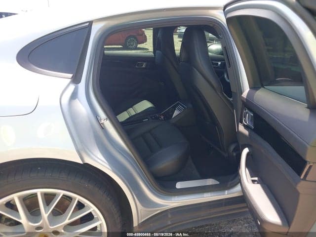 2017 PORSCHE PANAMERA 4 8