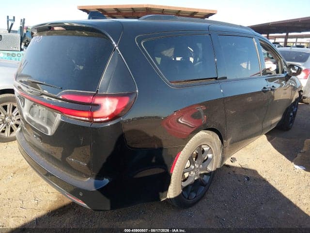 2026 CHRYSLER PACIFICA LIMITED 4
